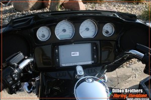 2014-harley-davidson-boom-audio-screen